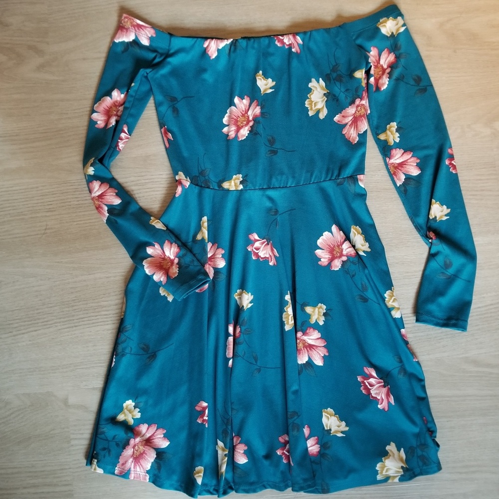 NWT Floral Off the Shoulder Sun Dress